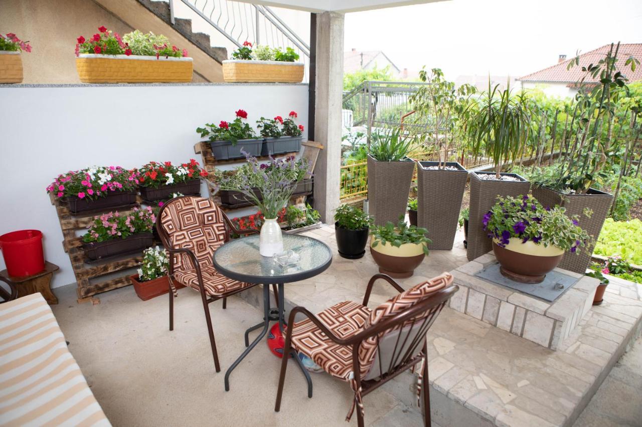 Apartmani Budimcic トレビニエ エクステリア 写真