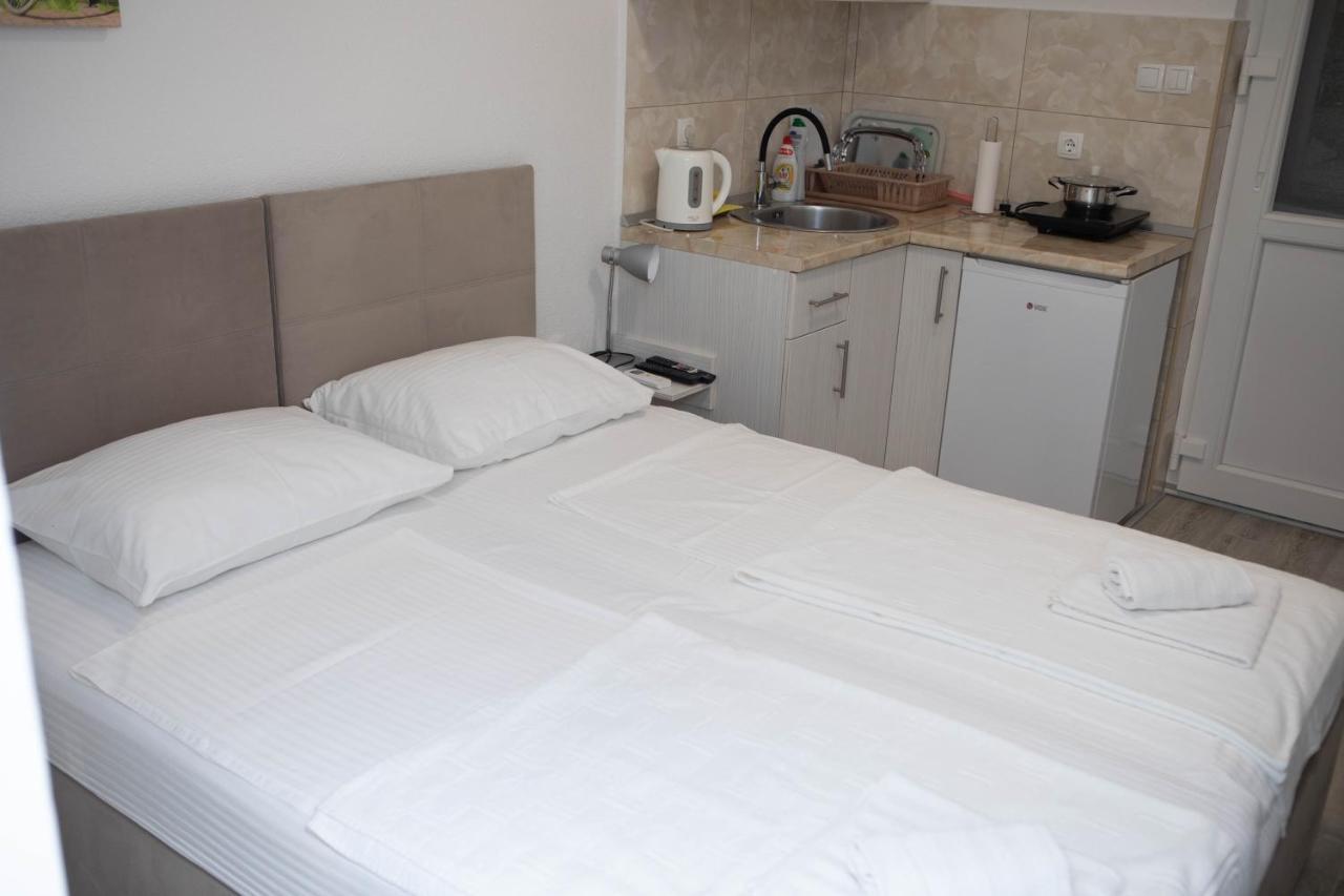 Apartmani Budimcic トレビニエ エクステリア 写真
